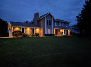 4860 S De Soto Ln, New Berlin, WI 53151