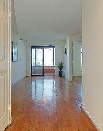 3rd image of 2400 Clarendon Blvd APT 915