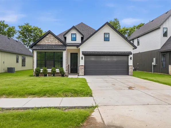 303 E Locust St, Leonard, TX 75452