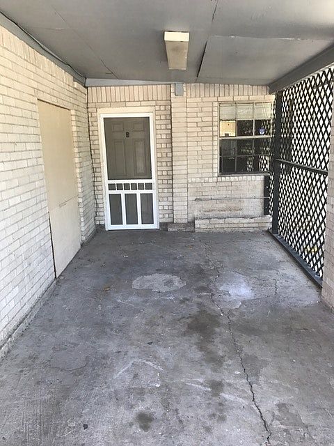 2nd image of 124 W 14th St APT B