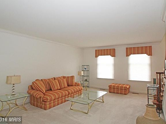 3rd image of 6209 Woodland Lake Dr