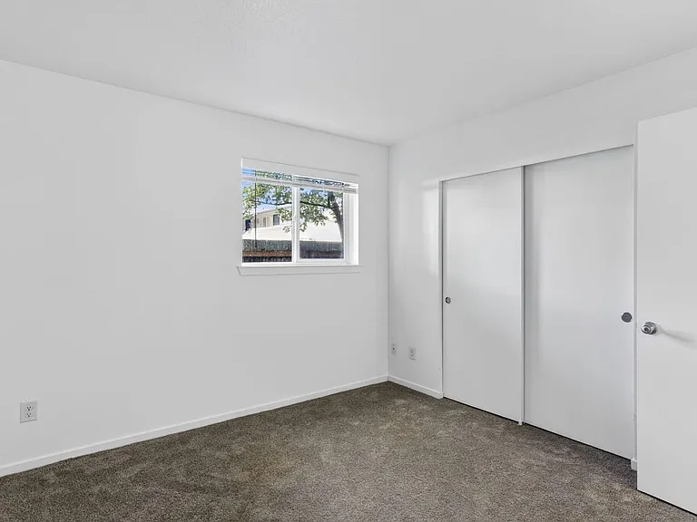 117-121 SE 125th Ave #151 — Photo 11