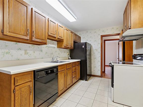 3rd image of 1104 N Bengal Rd