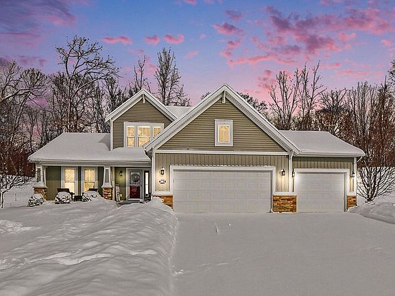 2nd image of 2612 Orange Ct SE