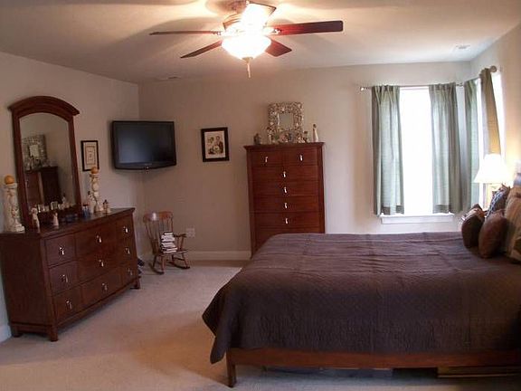3rd image of 658 Westminster Reach