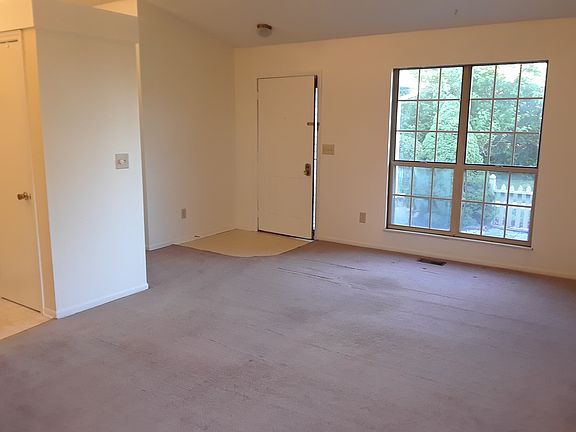3rd image of 3540 Chesapeake Dr