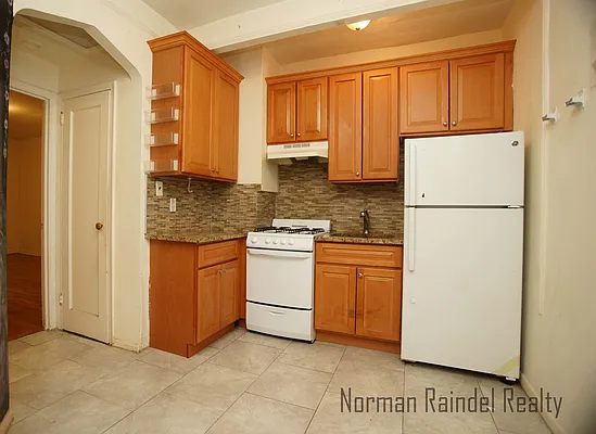 Rented by Norman Raindel, LREB | media 7