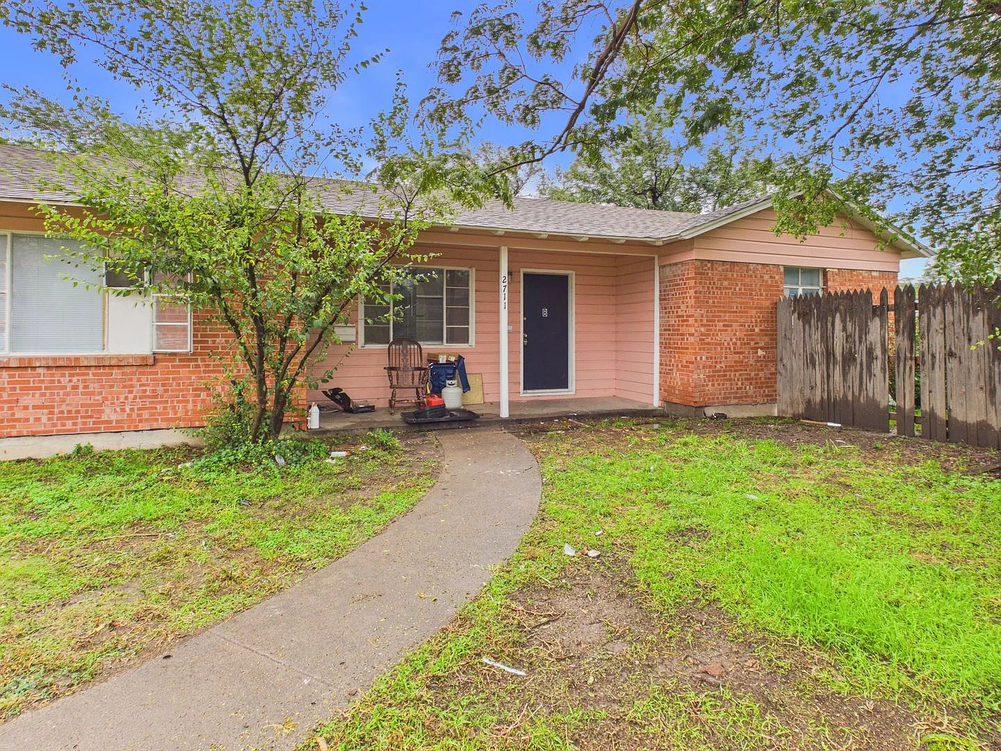 2711 Duncan Drive B — Photo 1