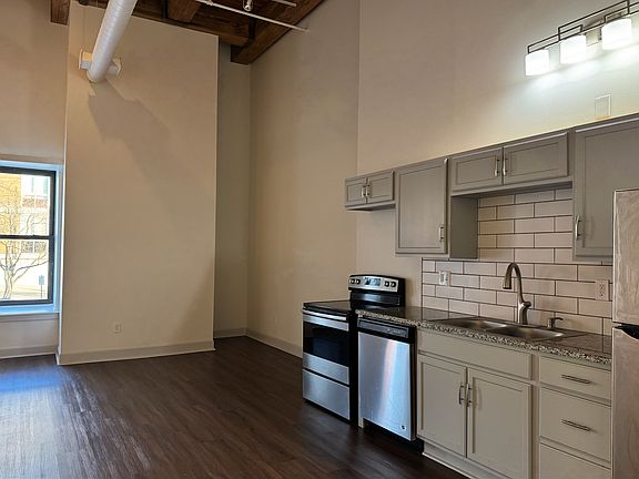 2nd image of 509 Delaware St APT 103