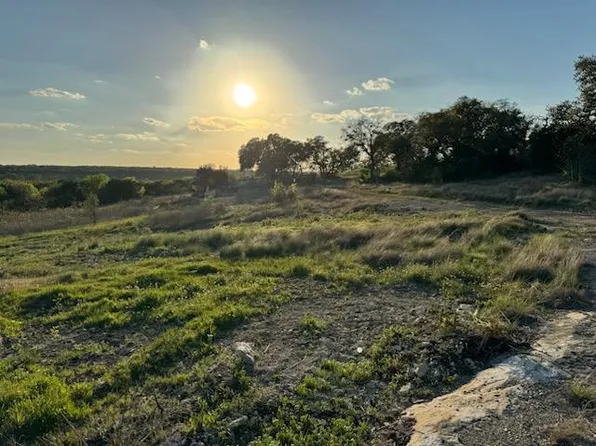 152 Bremond Rd, Coupland, TX 78615