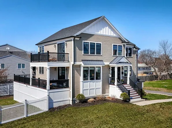 7 Vernon Ave, Hull, MA 02045