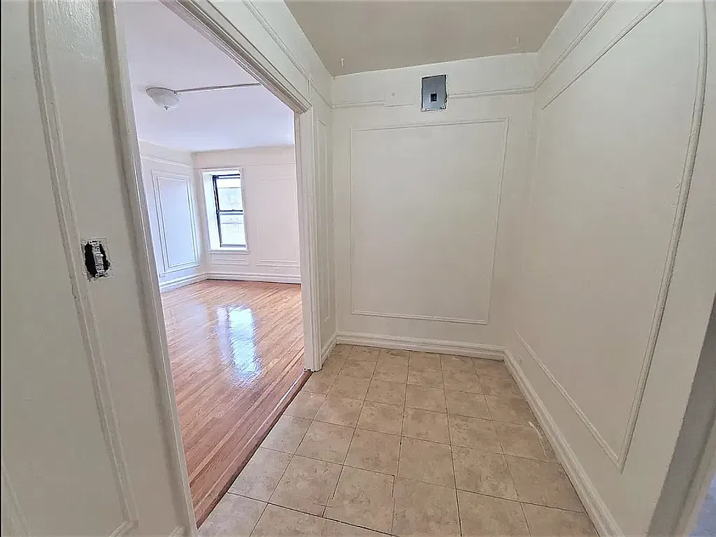 1 bed, 700 sqft, $1,950 — Photo 3