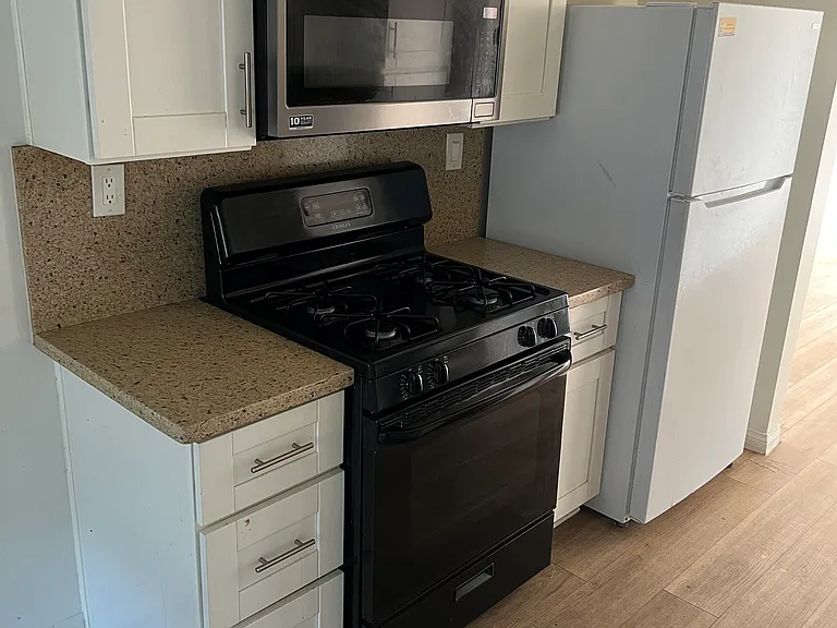 Casa Del Rey Apartments — Photo 14