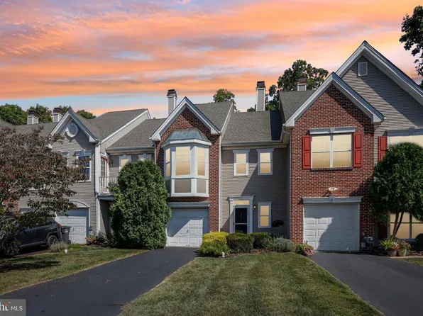 11 Saddle Ct, Schwenksville, PA 19473