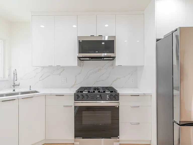 323 N Louise St #F — Photo 8