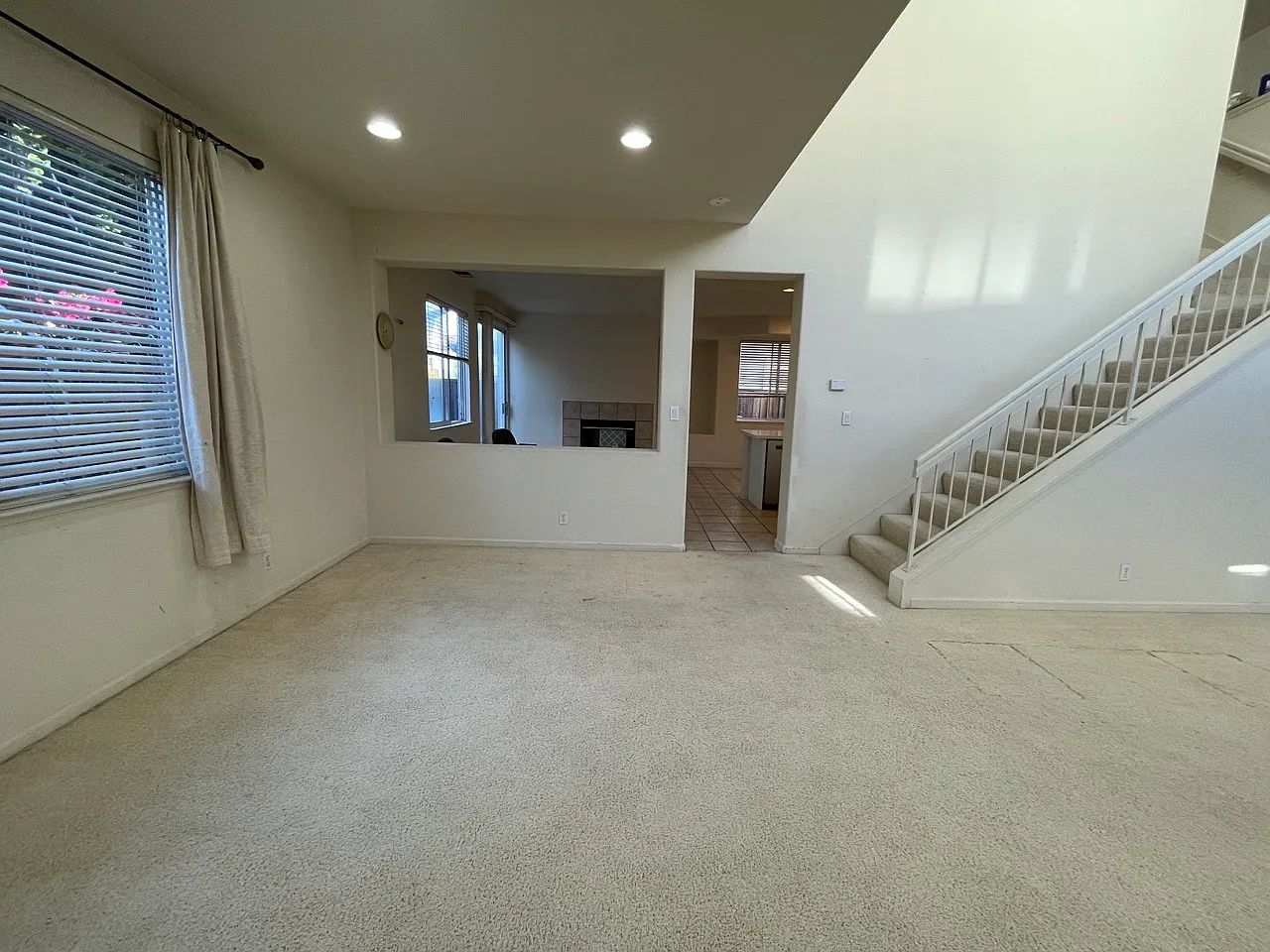4 bed, 2.5 bath, 2134 sqft, $4,600 — Photo 4
