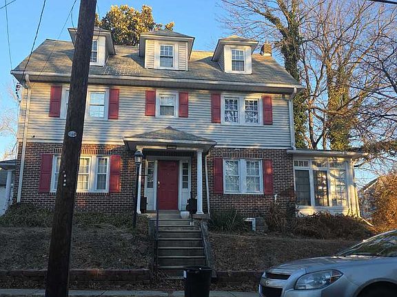 4th image of 301 Sylvan Ave