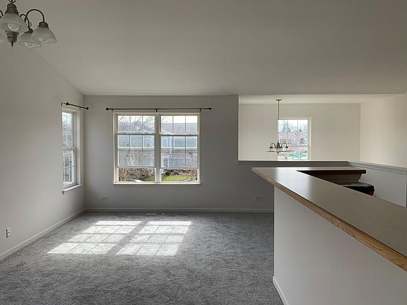 3rd image of 872 Genesee Dr #872