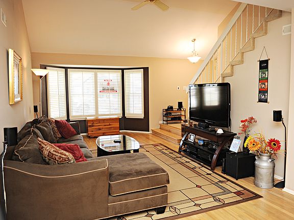 5th image of 12 White Pine Dr