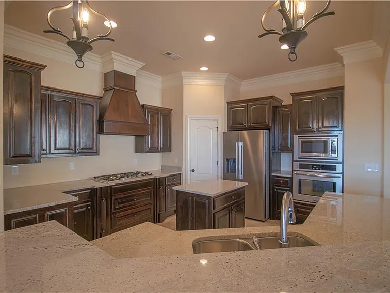 5503 SW Lavender Ln — Photo 6