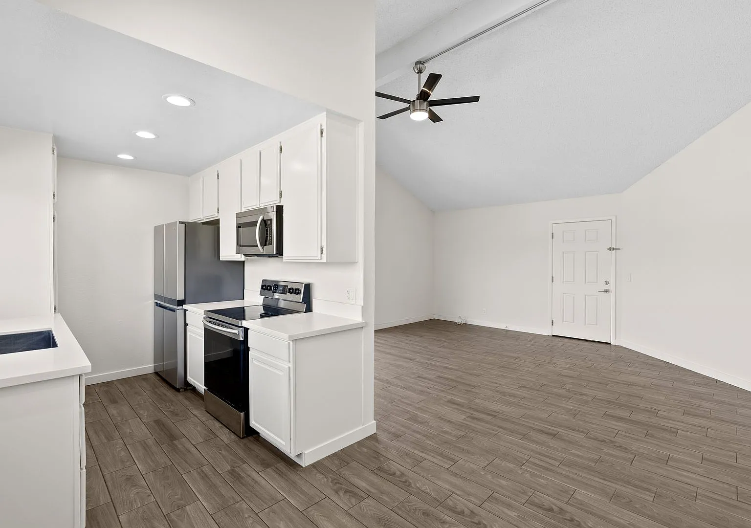 8651 Gloria 4-Plex — Photo 4