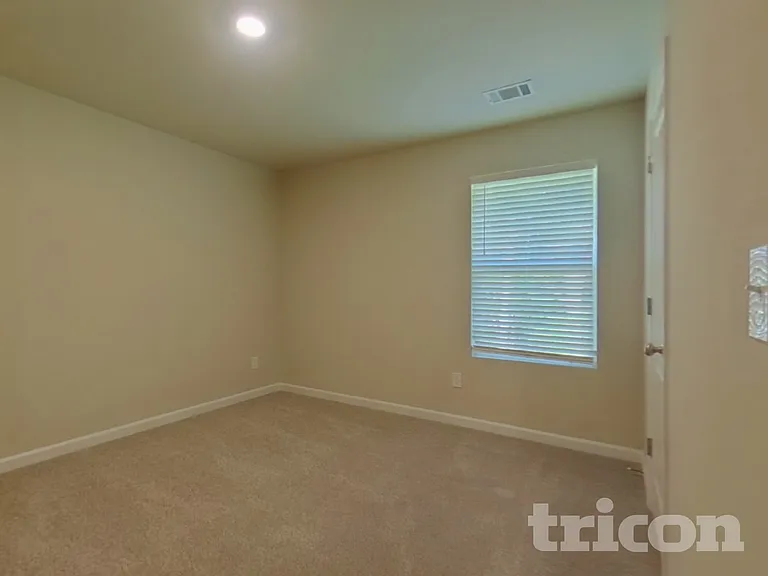114 Highland Dr — Photo 13