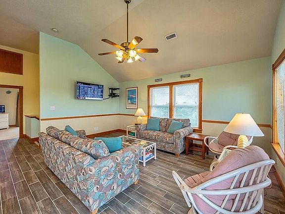 3rd image of 26207 Bluebeard Rd