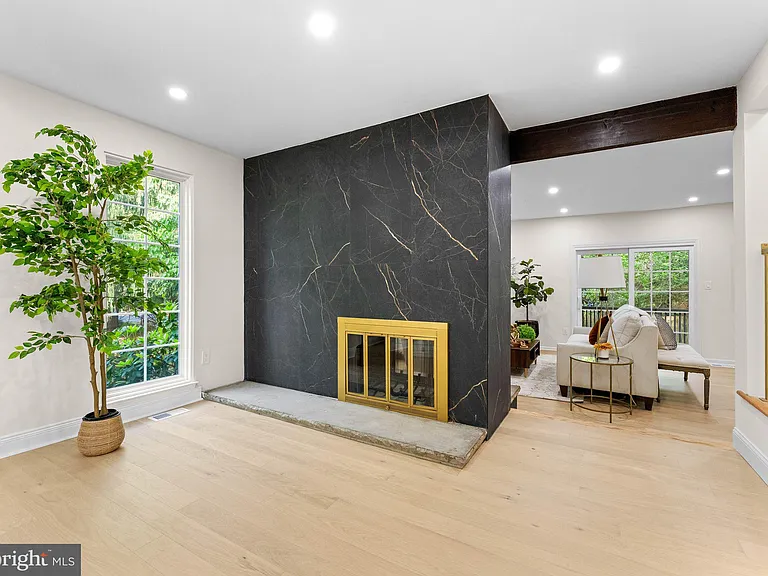 1 Bronwood Dr — Photo 8