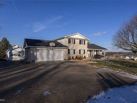 2nd image of 264 Pleasant Valley Rd NW