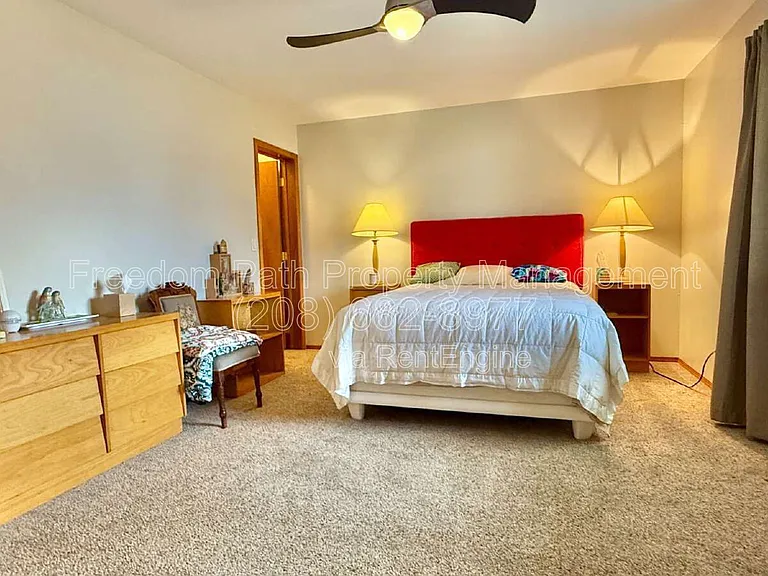 1902 W Hampson Ave — Photo 11