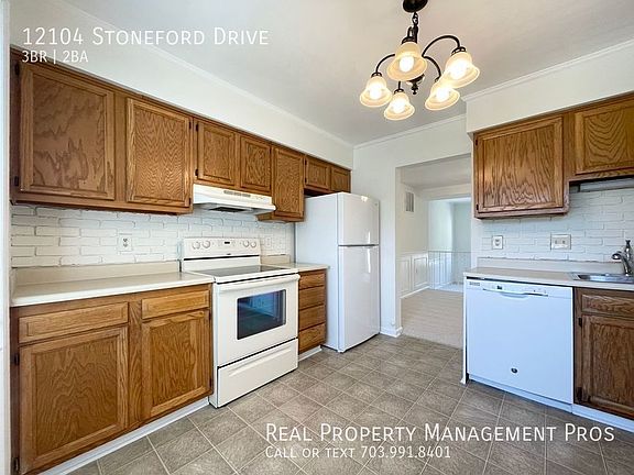 3rd image of 12104 Stoneford Dr