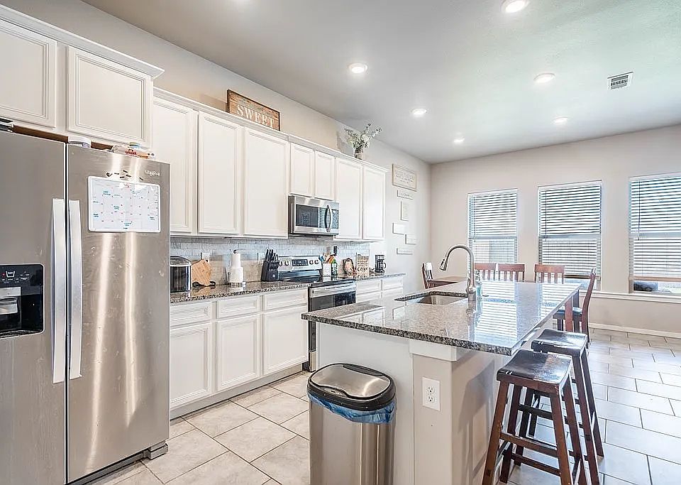 Entertainer's kitchen!!