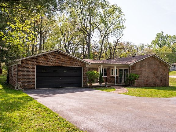 2nd image of 1203 W White Oak Dr