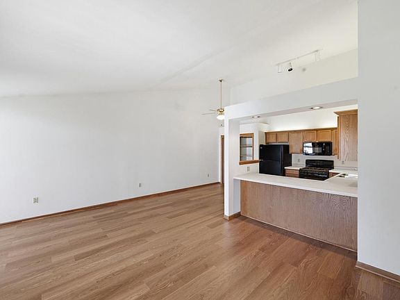 4th image of 6105 S Creekside DRIVE #7