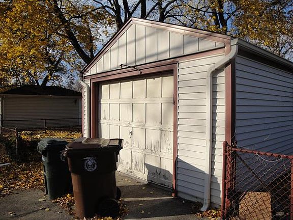 5th image of 5123 Conrad St