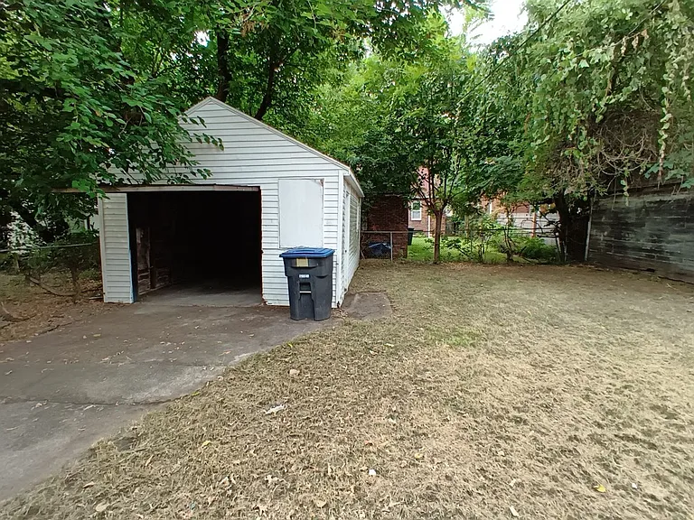 15421 Stout St — Photo 31