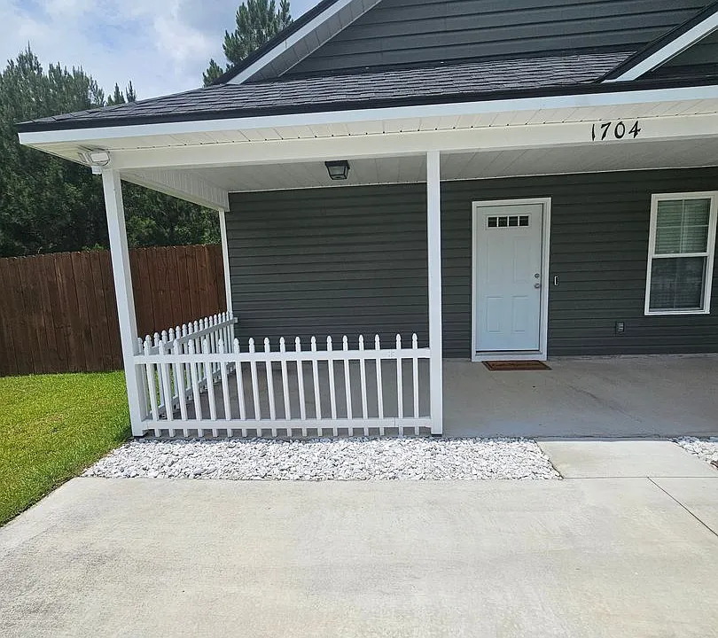 1704 Almond Tree Pl