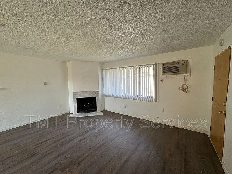 2 bed, 1.0 bath, $1,250 — Photo 2