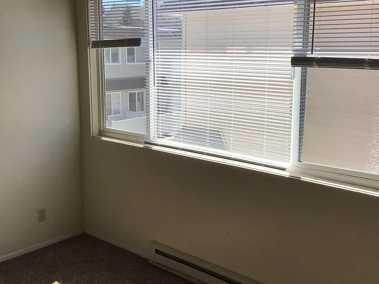 840 SW Grove St — Photo 18