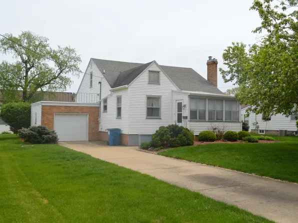 933 S 5th St, Princeton, IL 61356