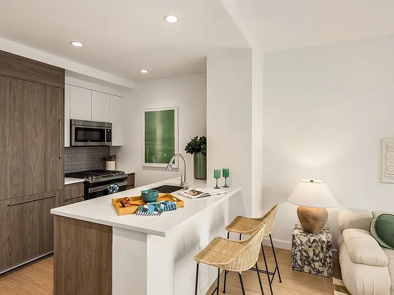550 10th Ave #3603 — Photo 3