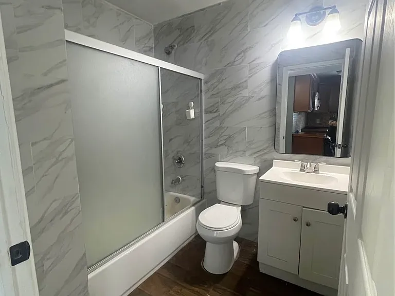240 Maple St #3 — Photo 9
