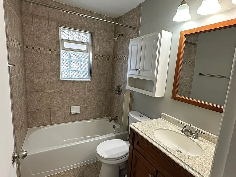 2911 Euclid Ave #2 — Photo 16
