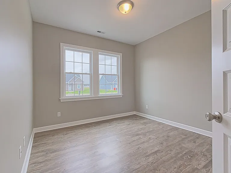 602 Princess Anne Cir — Photo 9