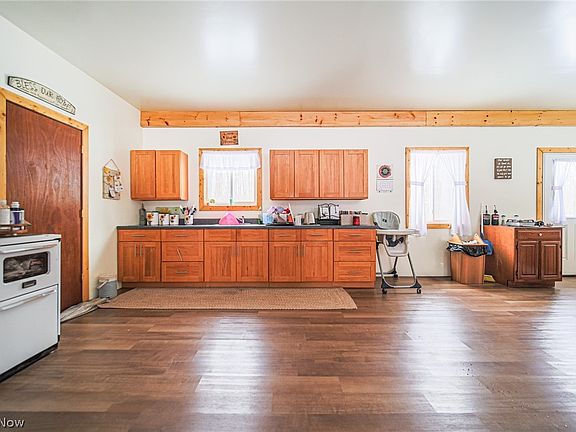 5th image of 3542 Mann Rd