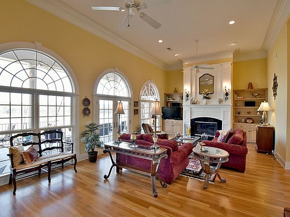 5th image of 1271 Woodside Dr