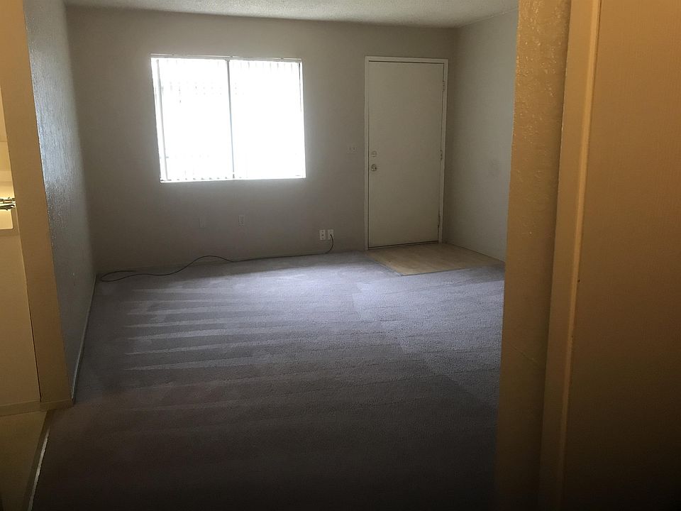 1st image of 1046 W Morton Ave #11
