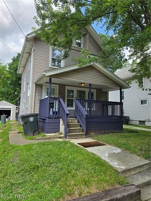 976 Neptune Ave, Akron, OH 44301