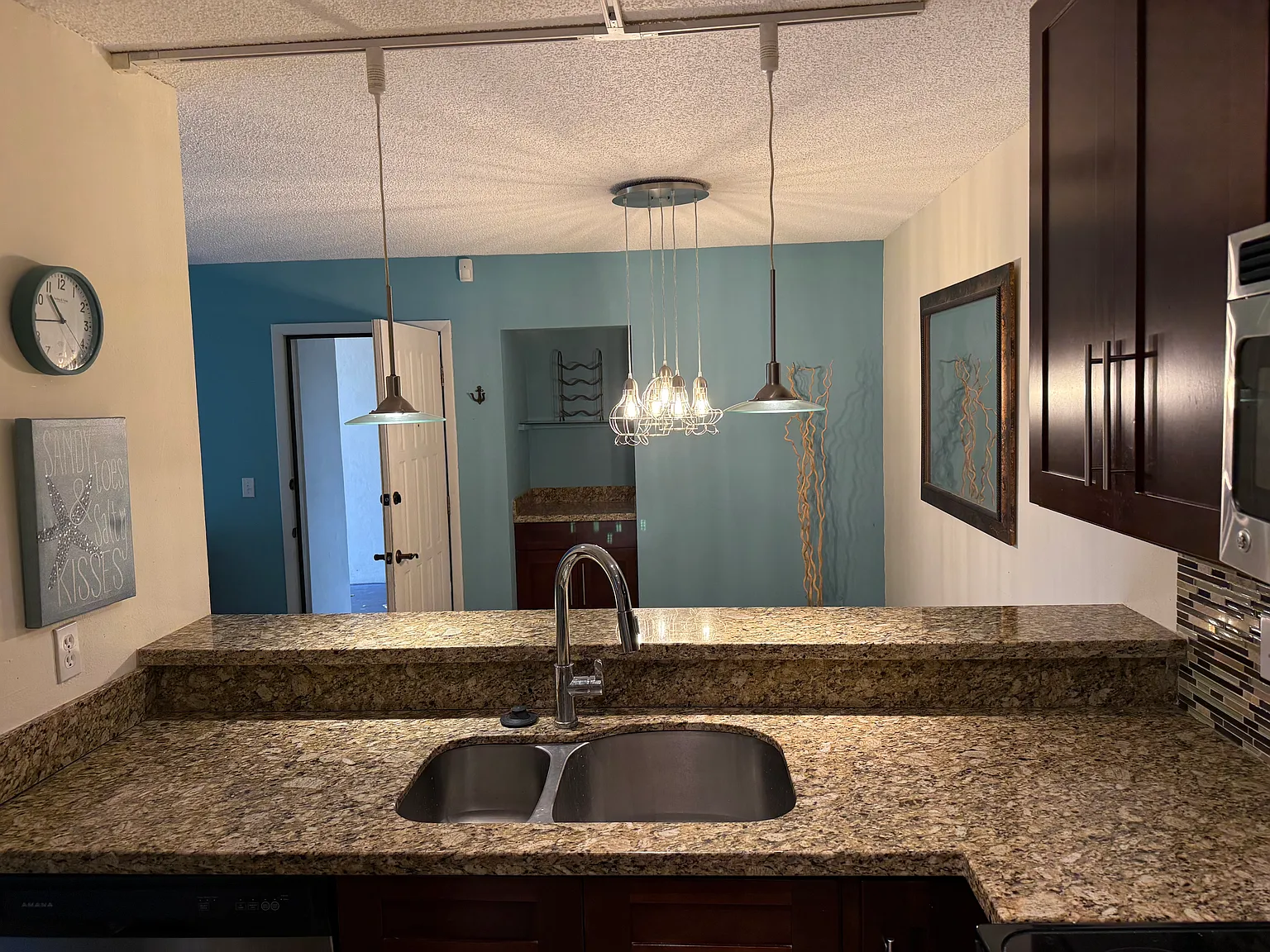 3402 Gardens East Dr — Photo 3