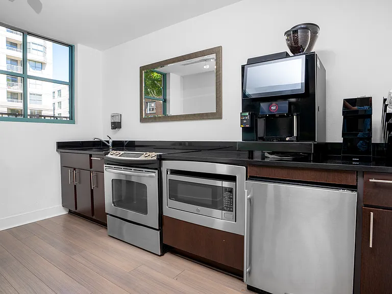 South Beach Marina Apartments — Photo 43
